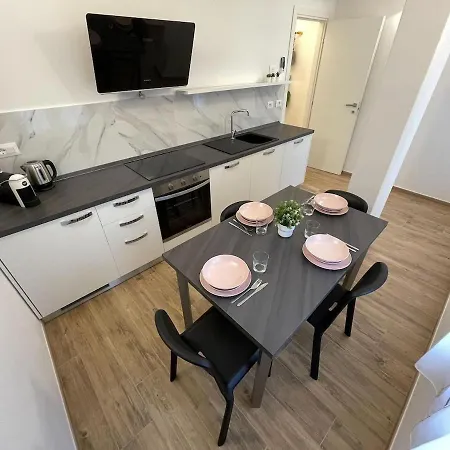 Apartment Banchi 28 By Arbaspaa