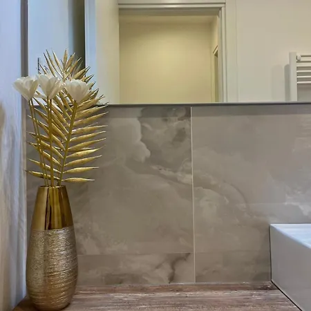Banchi 28 By Arbaspaa Apartment
